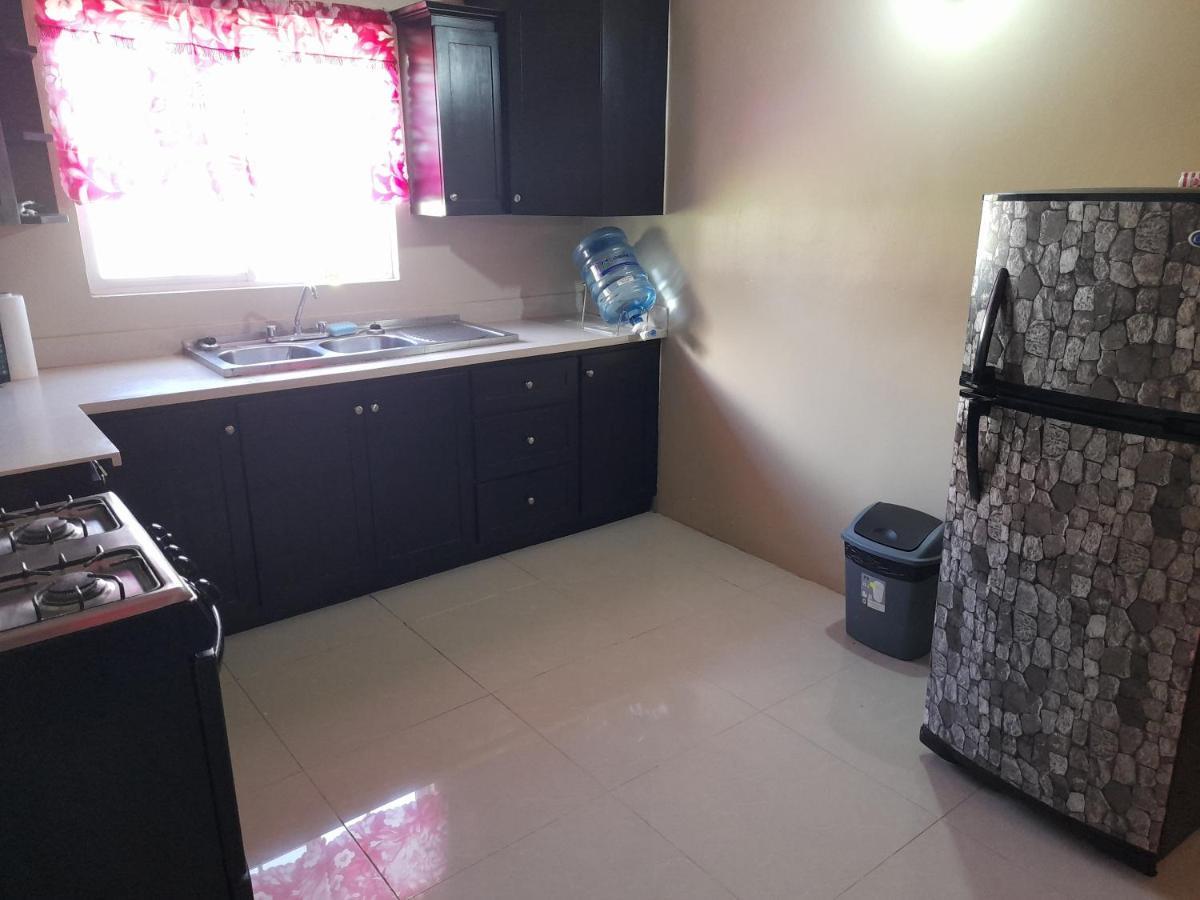 Loodik Vacation Home Brompton Manor Black River Bagian luar foto