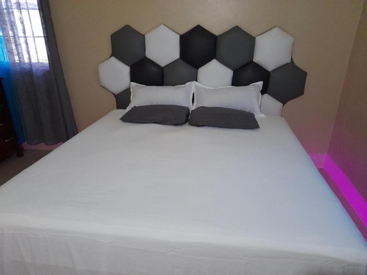 Loodik Vacation Home Brompton Manor Black River Bagian luar foto