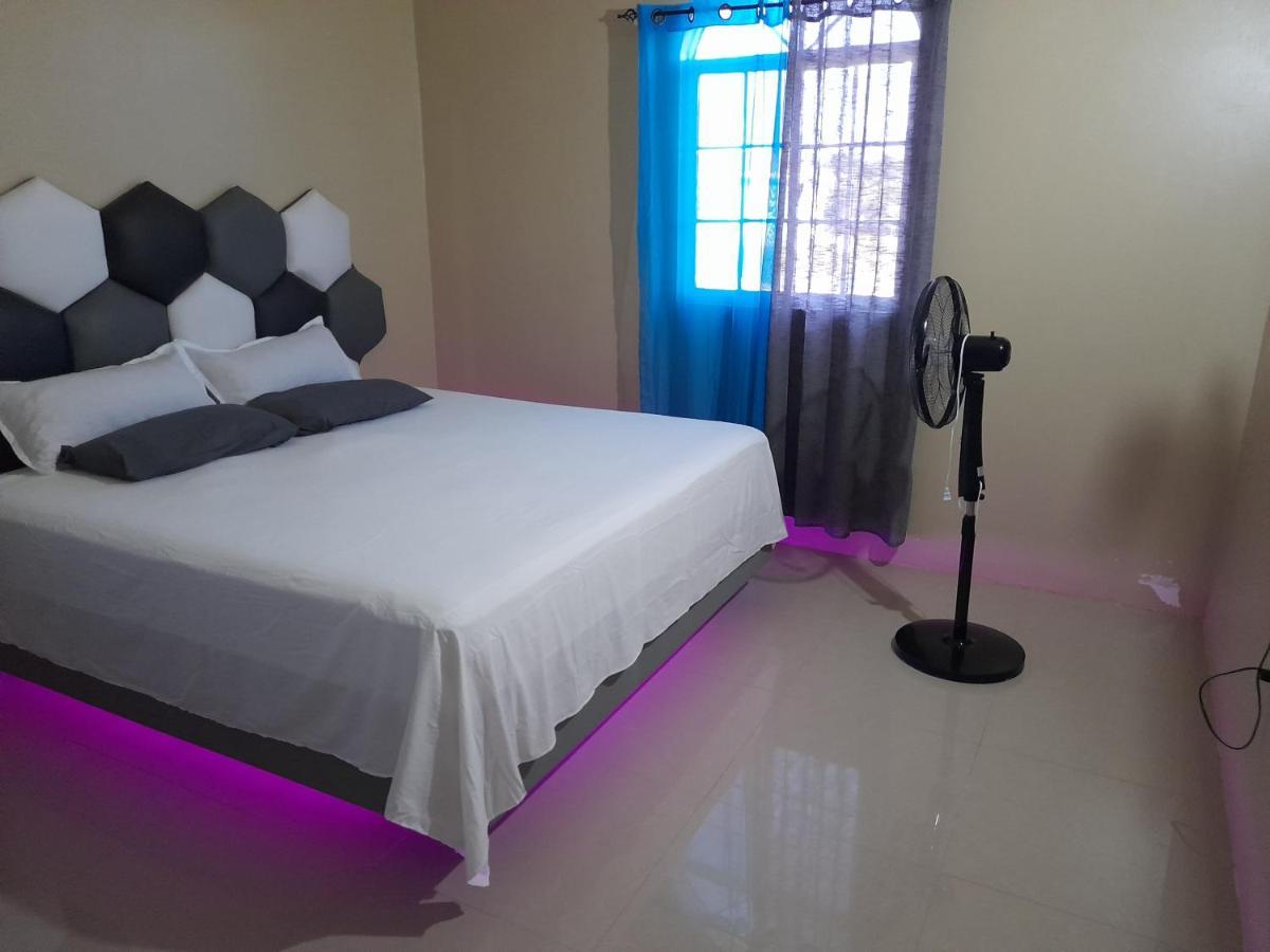 Loodik Vacation Home Brompton Manor Black River Bagian luar foto