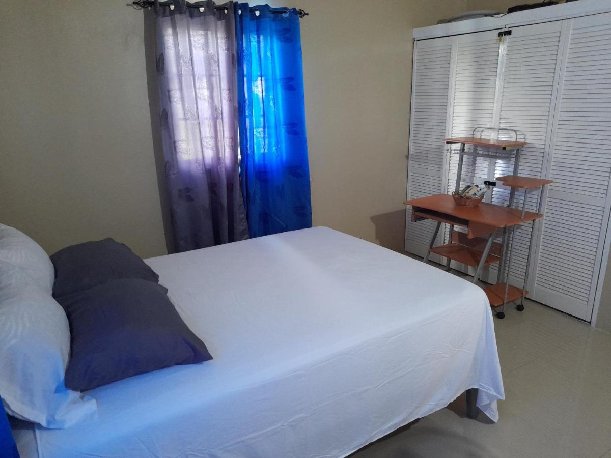 Loodik Vacation Home Brompton Manor Black River Bagian luar foto