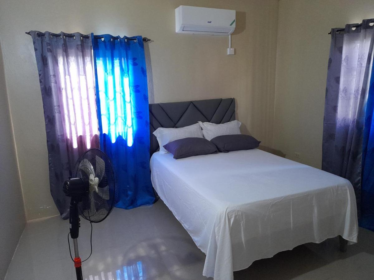 Loodik Vacation Home Brompton Manor Black River Bagian luar foto