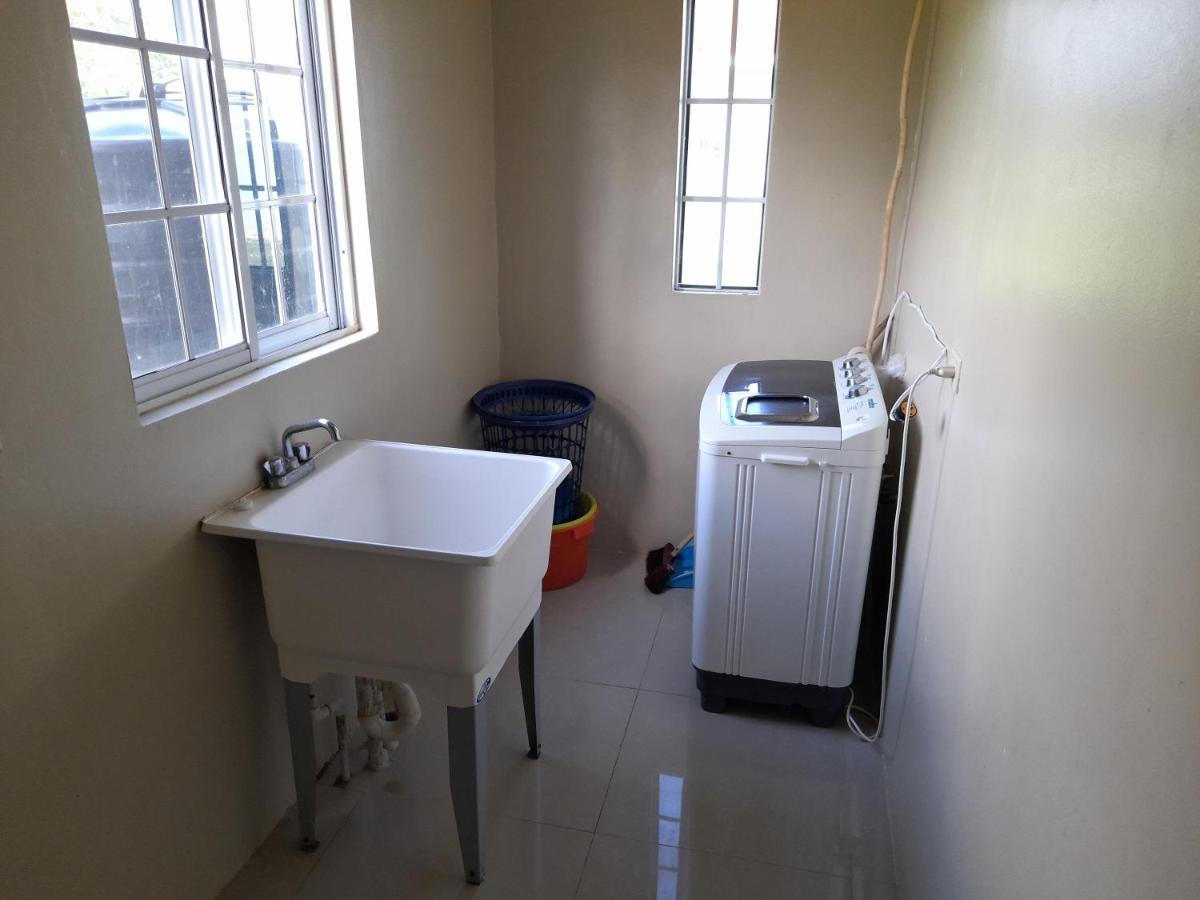 Loodik Vacation Home Brompton Manor Black River Bagian luar foto